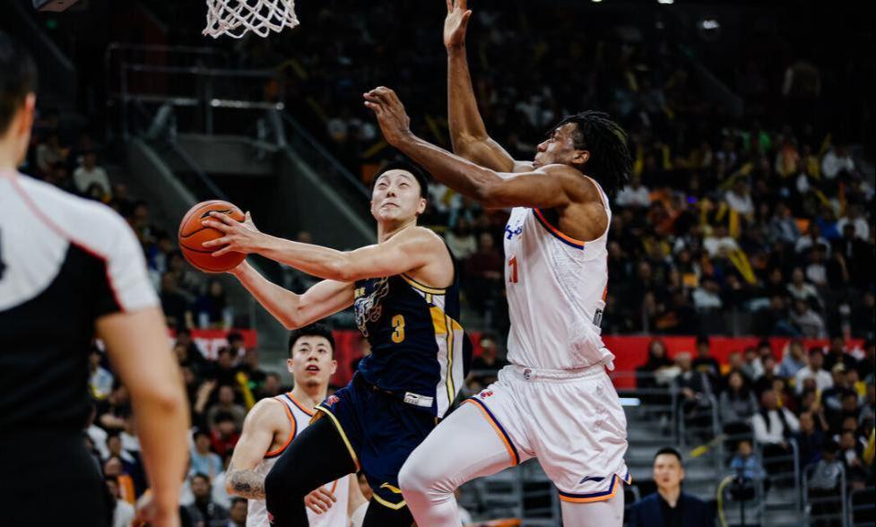 yunkai体育-辽宁打出神剧本，深圳爆冷跌出前四，一阶段仅2队有冠军相